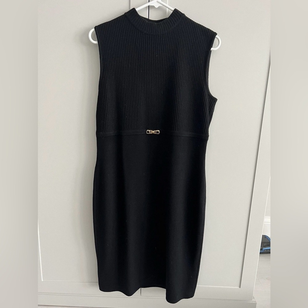 St. John sleeveless wool knit dress Sz 10-0232